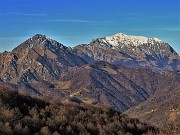 38 Zoom verso il Due Mani in primo piano con le Grigne in secondo